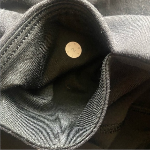 Lululemon leggings in black with geometric detail, 2 - Picture 10 of 11